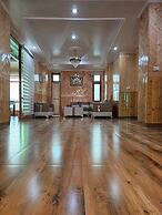Hotel Sarahan Inn