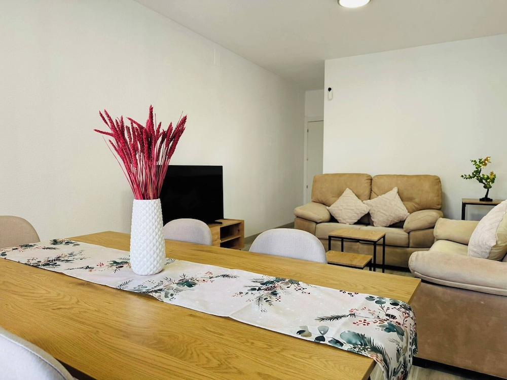 Bright Apartment Near Granada Center