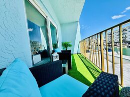 Waterfront 1BR Parking Walk to the Beach
