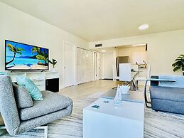 Waterfront 1BR Parking Walk to the Beach
