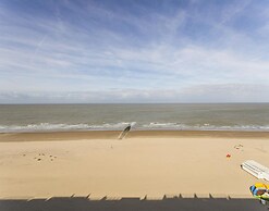 Studio in Blankenberge With Sea Views