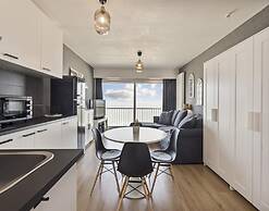 Studio in Blankenberge With Sea Views