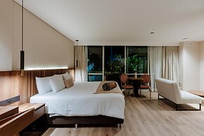 w Loft Superior City View Low Floor