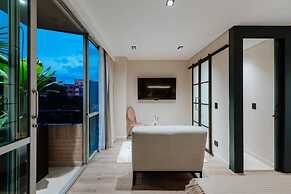 w Loft Superior City View Low Floor