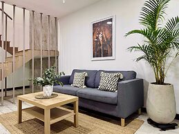 w Divine Loft w Perfect Deco in Cali