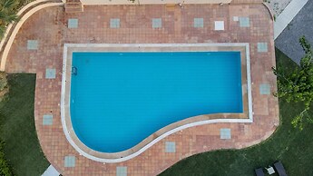 Olive Grove Maisonettes and Apts