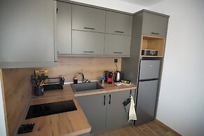 2 Bed Apt - Sleeps 4, Terrace & Pet Friendly