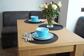 2 Bed Apt - Sleeps 4, Terrace & Pet Friendly