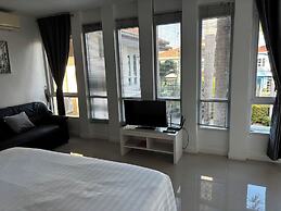 khun mai villa