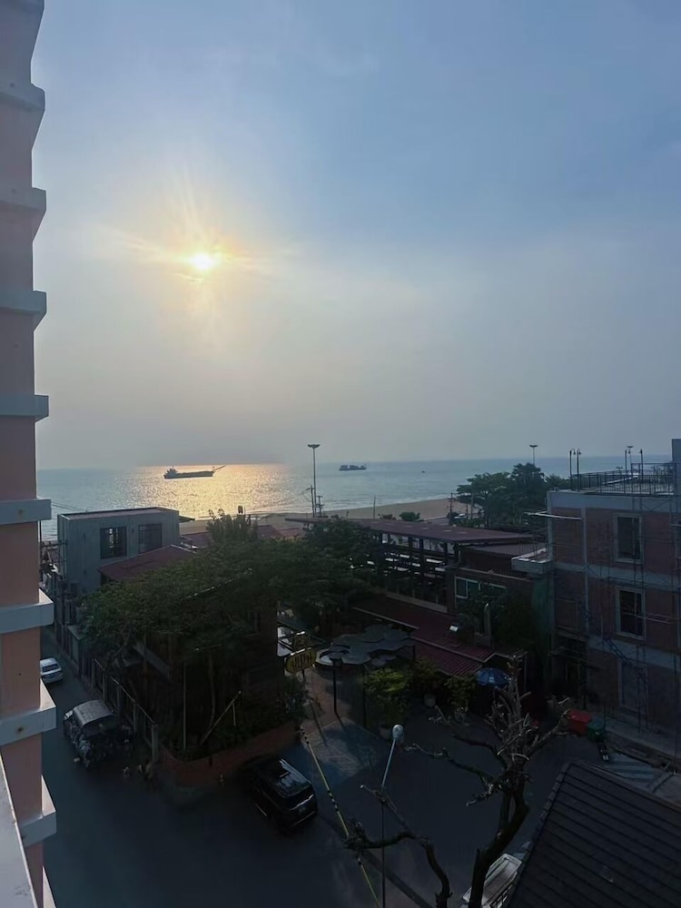 NEO SEA VIEW CONDO