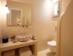 Nice Villa at Kalafatis Beach