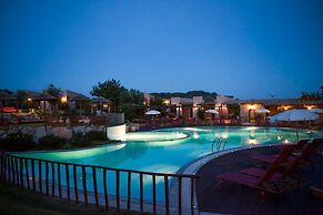 Apartment in Residence With Pool