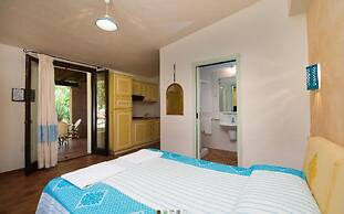 Apartment in Residence With Pool