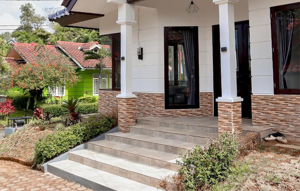 Sierra By Semusim Villa