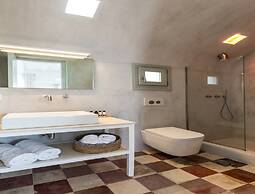 Charming Villa Near Ftelia Beach