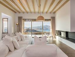 Charming Villa Near Ftelia Beach