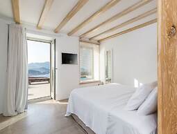 Charming Villa Near Ftelia Beach