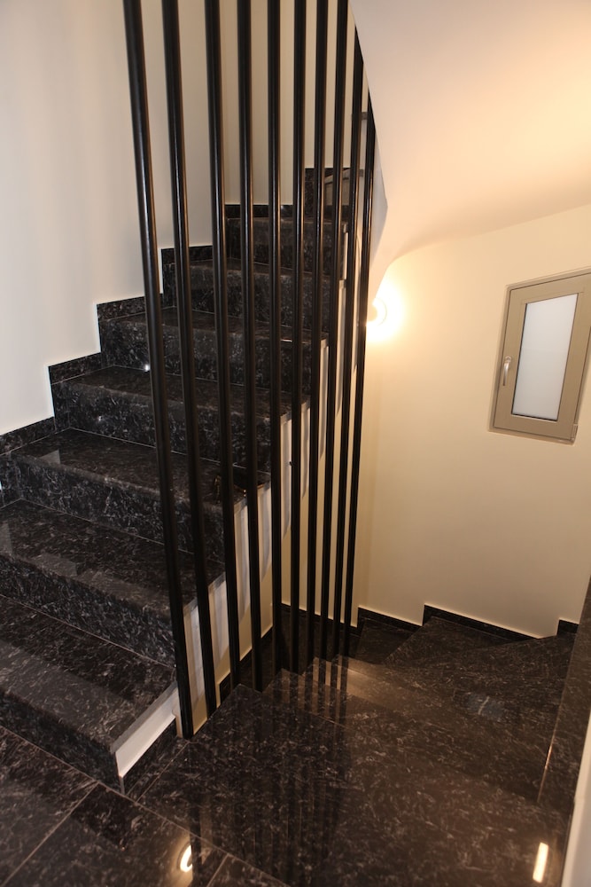 IPELHOME AVISSINIAS APARTMENTS