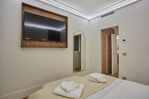 Elegant Flat Matignon Avenue Faubourg St Honore
