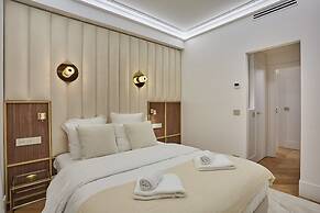 Elegant Flat Matignon Avenue Faubourg St Honore