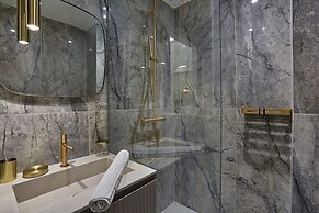 Elegant Flat Matignon Avenue Faubourg St Honore