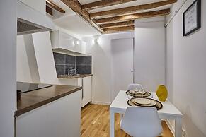 Charming Apartment Center of Paris