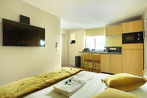 Charming & New Studio Center of Paris