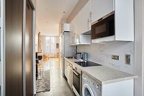 Superb Apartment Avenue Montaigne/saint Honore