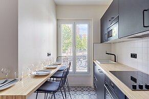 Superb Invalide Apartment Near Eiffel Tower