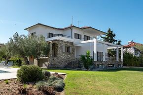 White House Villa Pefkochori