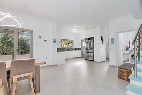 White House Villa Pefkochori