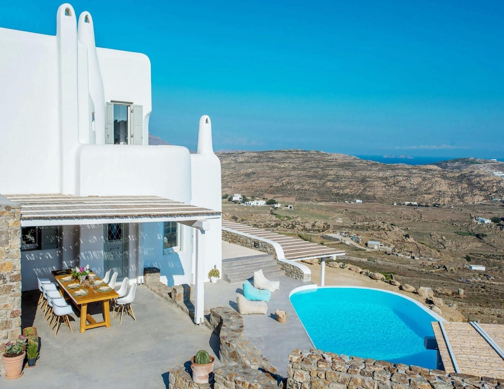 Elegant Villa With View