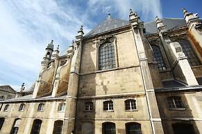 Magnificent Apartment With AC - Louvre Museum