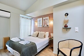 Charming Studio Center of Paris With AC
