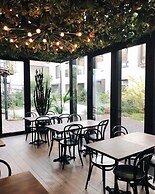 Latroupe Hotel Jardin Secret
