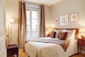 Paris Blanc Manteau Residence