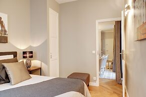Paris Blanc Manteau Residence