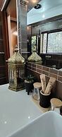 Room-indulgent Escape, Jet Bath, Stunnin