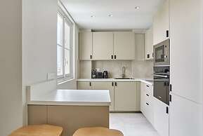 Superb Apartment Arc de Triomphe/ Trocadero