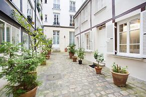 Superb Apartment Place des Vosges Le Marais