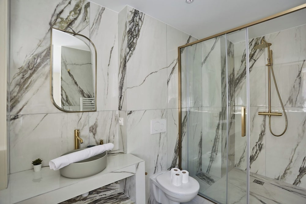 Spacious AC Flat Luxembourg St Germain des Pres