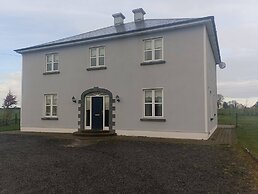 Room-room 4, Williamstown, Ireland