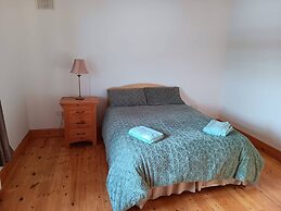 Room-room 4, Williamstown, Ireland
