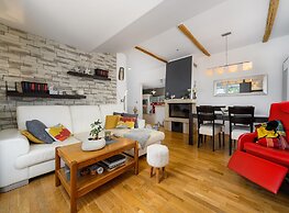 Cozy Apartment With Children Area