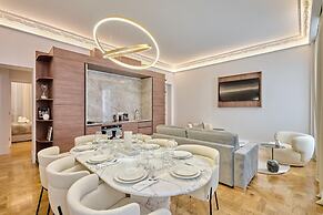 Luxurious Matignon/saint Honore Apartment