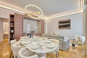Luxurious Matignon/saint Honore Apartment