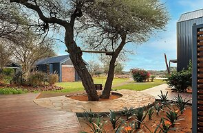 Naka Luxury Safari Lodge