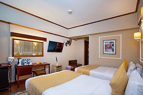 Maanzoni 680 hotel