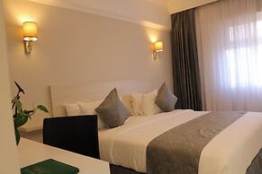 Maanzoni 680 hotel