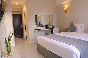 Maanzoni 680 hotel